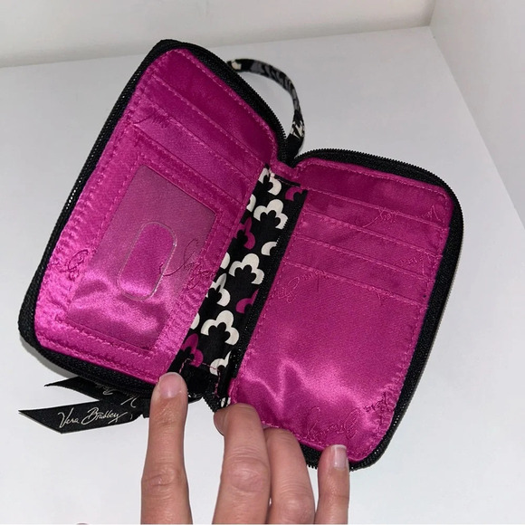 Vera Bradley Canterberry Magenta Carry It All Wristlet - Picture 3 of 3
